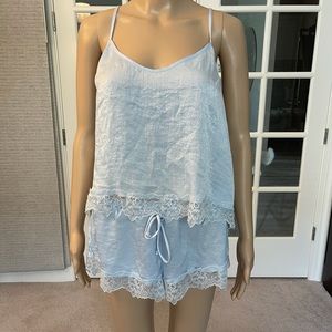 Beautiful Jonquil two piece PJ set L top M bottoms